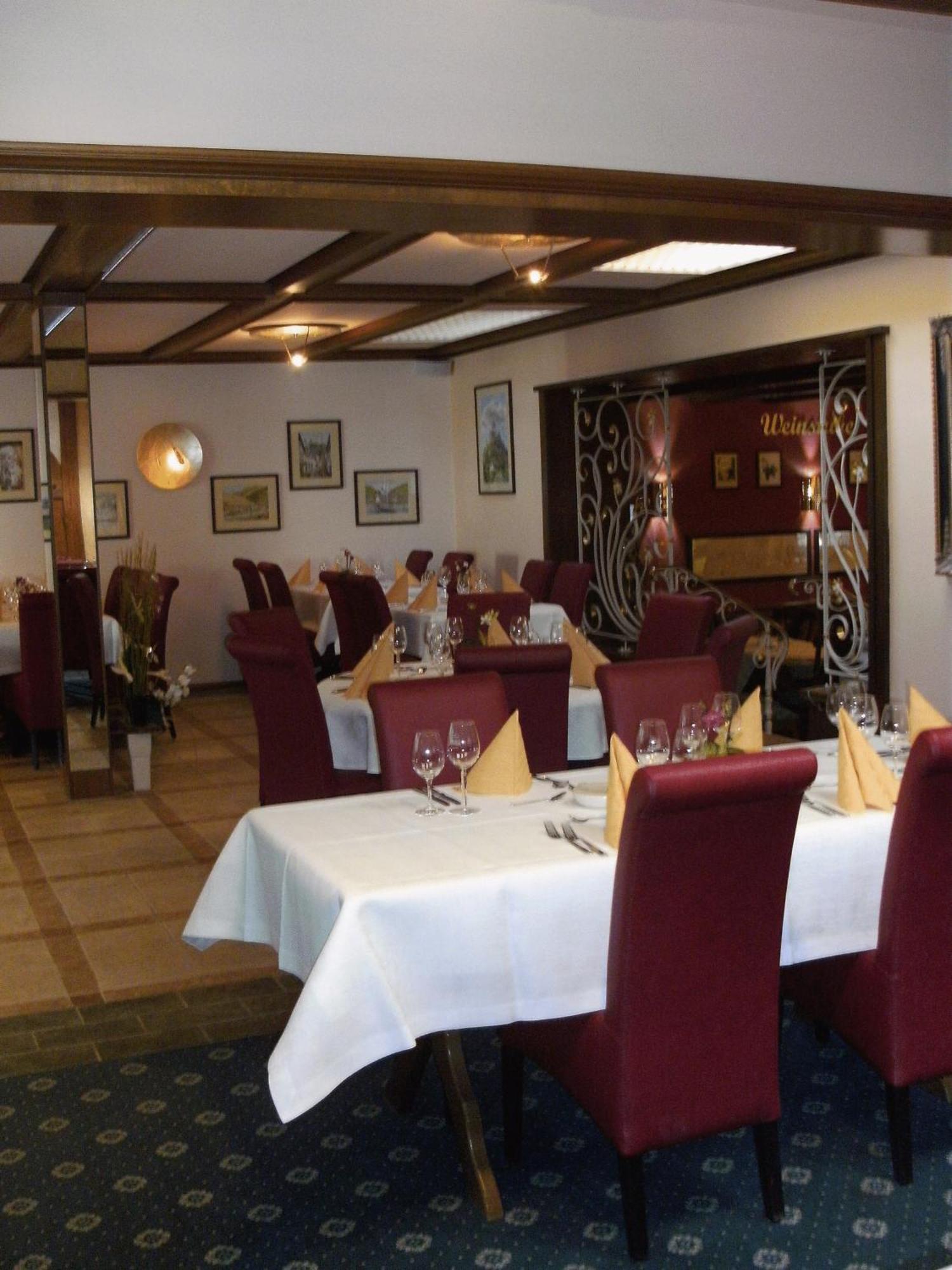 Weinhotel Hubertus Garni Klotten Ngoại thất bức ảnh